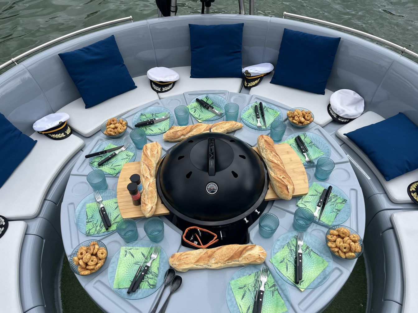 Repas BBQ Boat sur la Marne